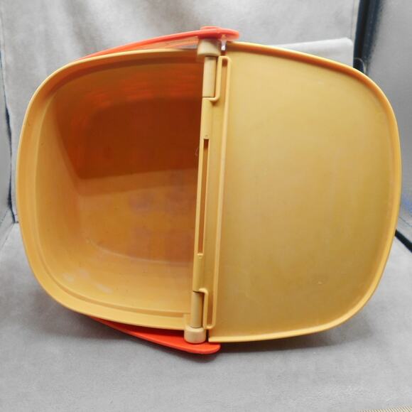 Fisher Price 1989 Pack-A-Picnic Tan Picnic BASKET w/Red Handle 2109 Fun w/Food - Picture 7 of 8